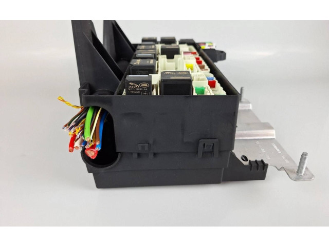 Блок предохранителей GX7314C445AA Jaguar XE