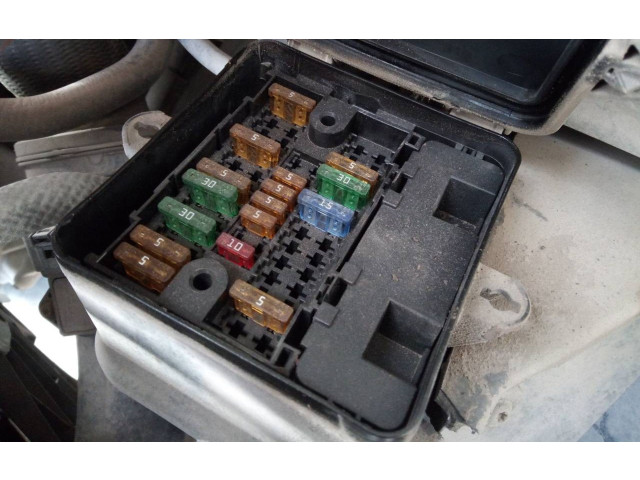 Pojistková skříňka Řídící jednotka BSM Volkswagen Transporter - Caravelle T5 2006