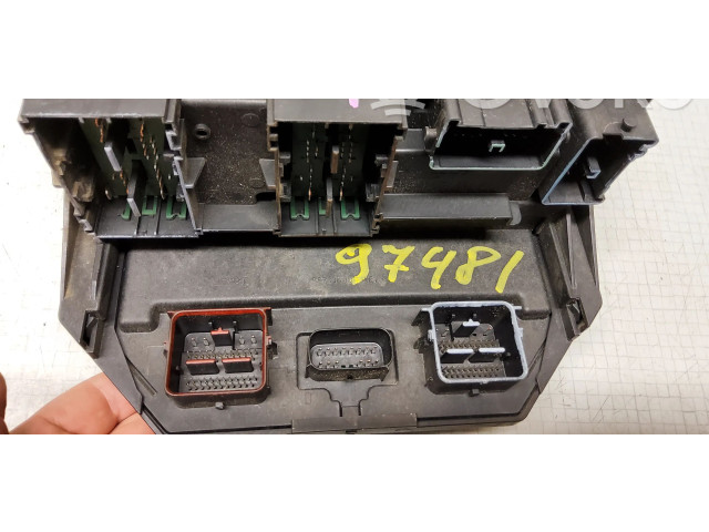 Блок предохранителей  68089320AD, WK032040I3   Jeep Grand Cherokee    