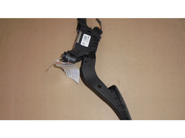 Педаль акселератора