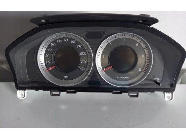 Панель приборов 36000918, 69399870U   Volvo V70       