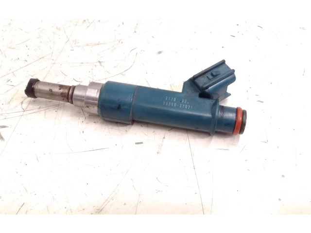 Vstřikovač 2325037021, 211032626 Lexus CT 200H