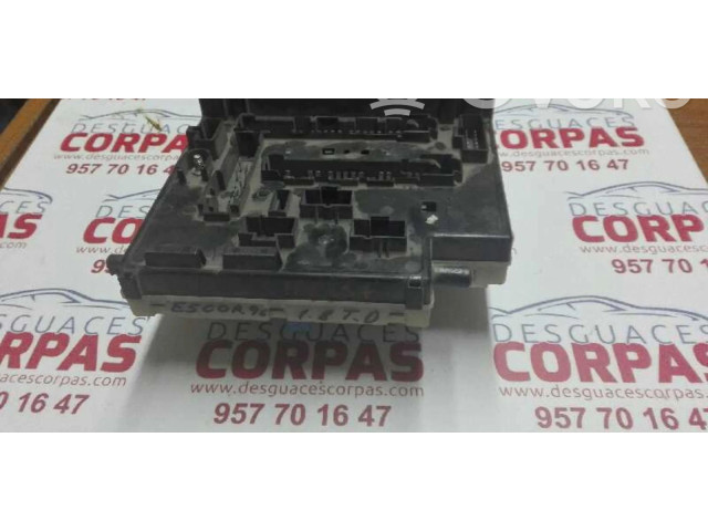 Блок предохранителей 97AG14A073DC Ford Escort