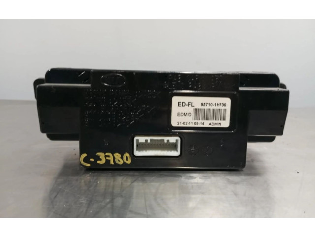 Дисплей    957101H700   KIA Ceed