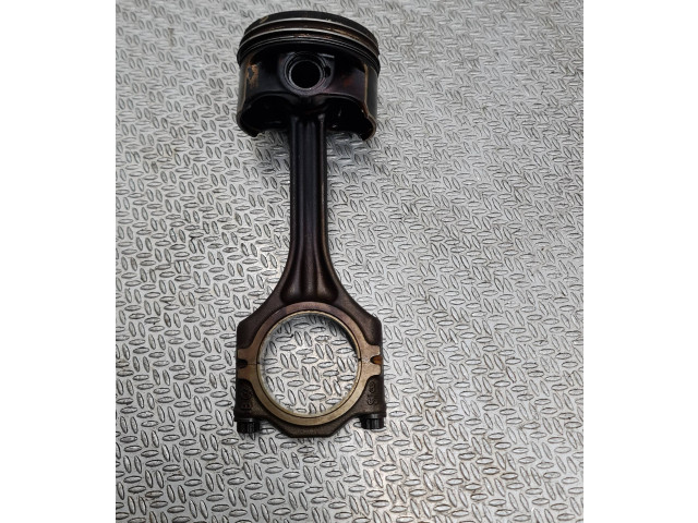  Поршень с шатуном    Audi A3 S3 8P  