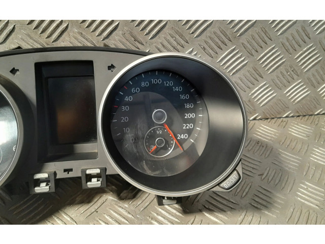 Панель приборов 5K0920861A Volkswagen Golf VI