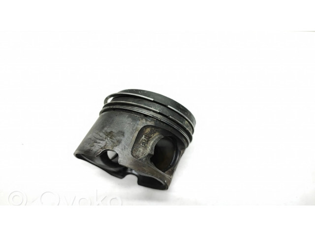 Píst 0840BB BMW 5 E60 E61 pro naftový motor 2.0