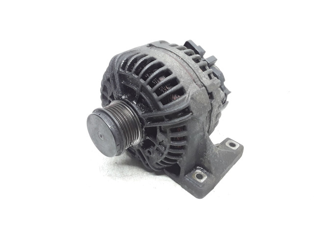 Генератор 8651665, 0124625003   Volvo XC90      