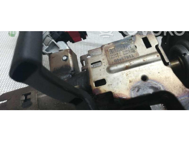 Руль Renault Clio III  2005 - 2012 года 50410355      