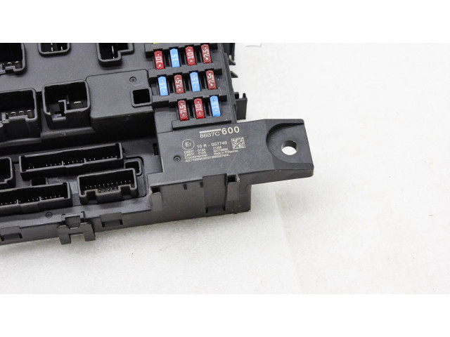 Блок предохранителей 8637c620, 10r057749 Mitsubishi Outlander