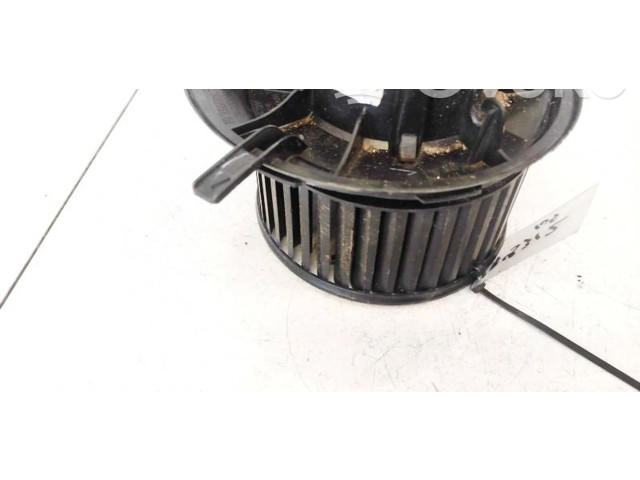 Вентилятор печки Skoda Octavia Mk2 (1Z)