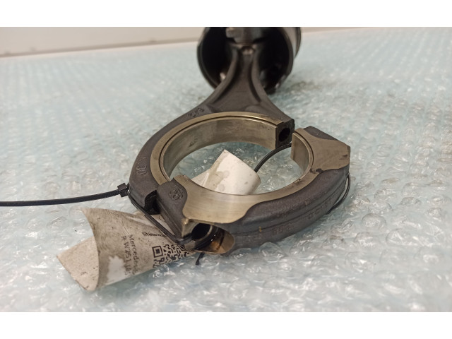  Поршень с шатуном  8370B  Mercedes-Benz R W251 для дизельного двигателя 3.0