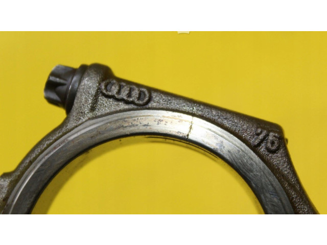 Píst    Audi A8 S8 D3 4E     