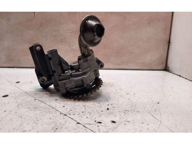 Масляный насос   06A115105, 670815552  Volkswagen PASSAT B5 