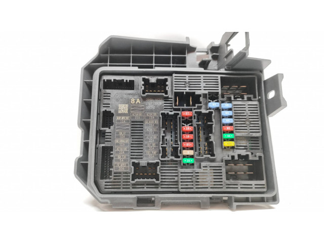 Блок предохранителей 284C02176R, 284B64435R Dacia Sandero