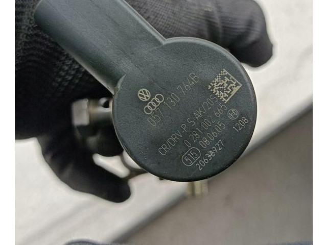 Топливная рампа    Audi A6 S6 C6 4F  