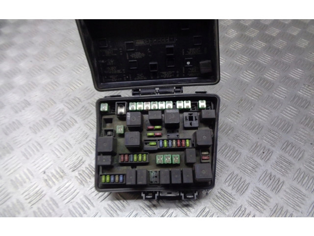 Pojistková skříňka 05082054AA Chrysler Pacifica 2004