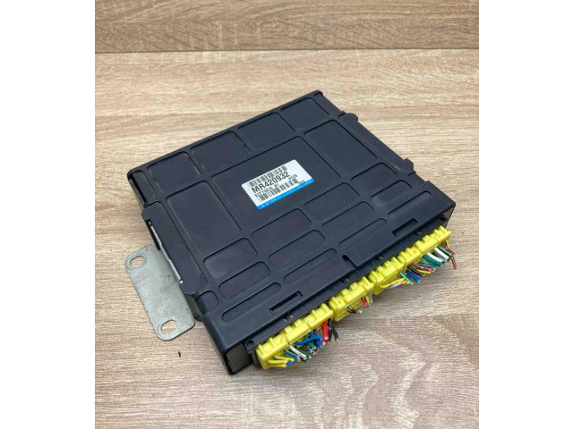 Блок управления двигателем Блок управления MR420932, E2T73676 Mitsubishi Space Runner