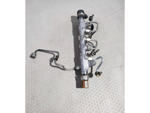 Vstřikovací lišta 03L130089J, 057130764AB Volkswagen Tiguan