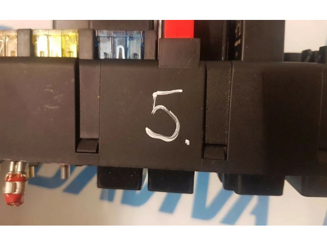 Блок предохранителей 518826003, 8678449 Volvo XC90