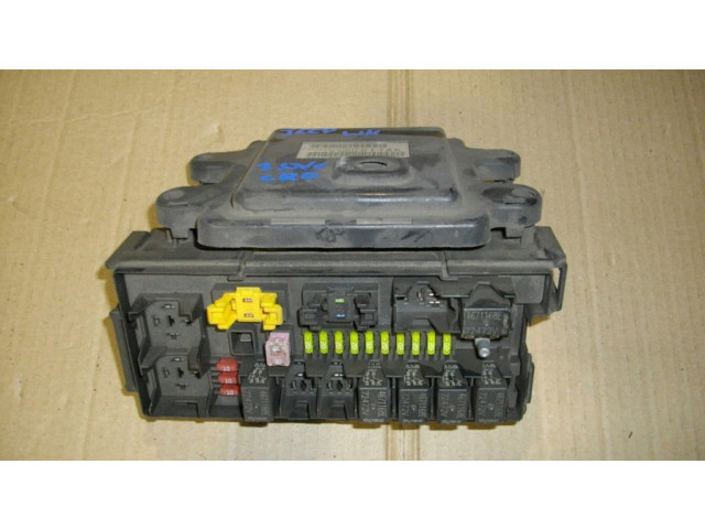 Блок предохранителей P04692024AK Jeep Grand Cherokee (WJ)