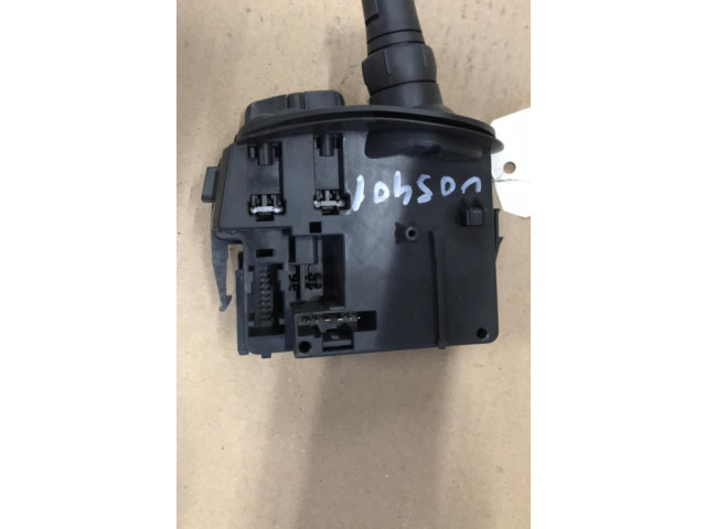 Ручка стеклоочистителей Renault Clio III