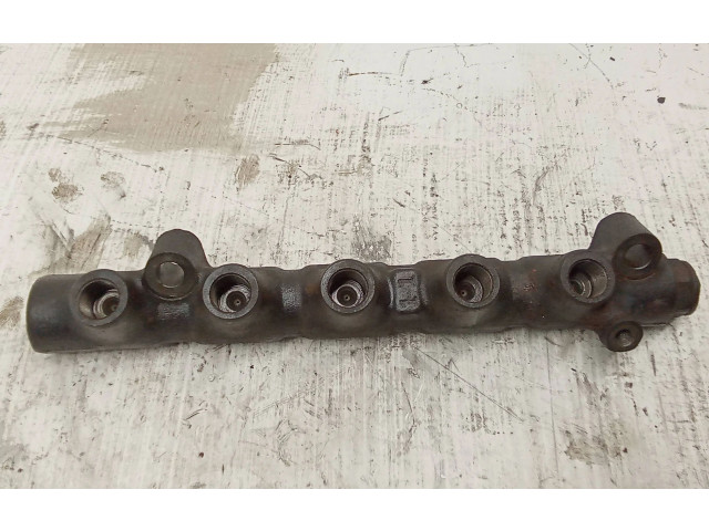 Топливная рампа Toyota Corolla Verso E121