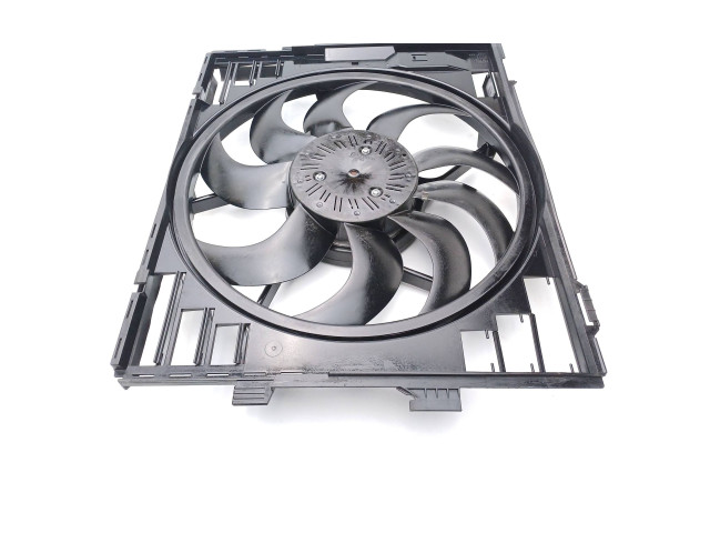 Вентилятор радиатора     7649150, 8626114    BMW i8 