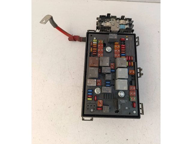   Pojistková skříňka 13449211, 1110225AB   Opel Zafira C 2015