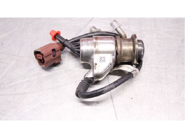 Vstřikovač 04L131113R   Volkswagen Caddy     