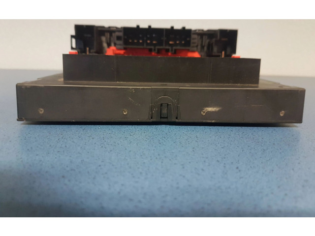 Блок предохранителей 3C0937049E, 28022870 Skoda Octavia Mk2 (1Z)