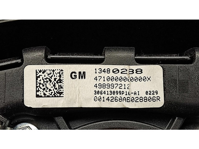 Подушка безопасности водителя 13480288 Opel Zafira C