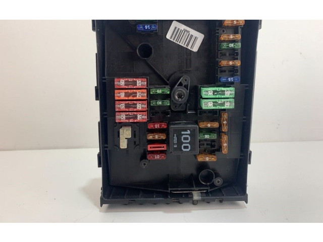 Блок предохранителей  1K0937125A   Audi A3 S3 8P    