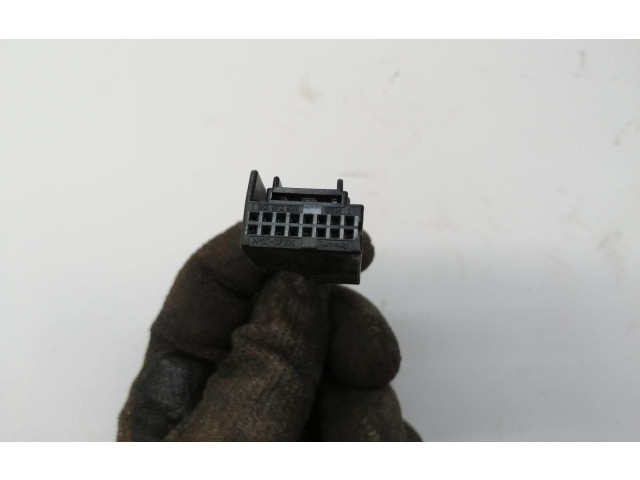 Зеркало электрическое Skoda Yeti (5L) 2009 - 2017 года