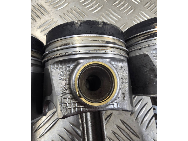 Поршень с шатуном 02604LA2 Volkswagen Golf VII