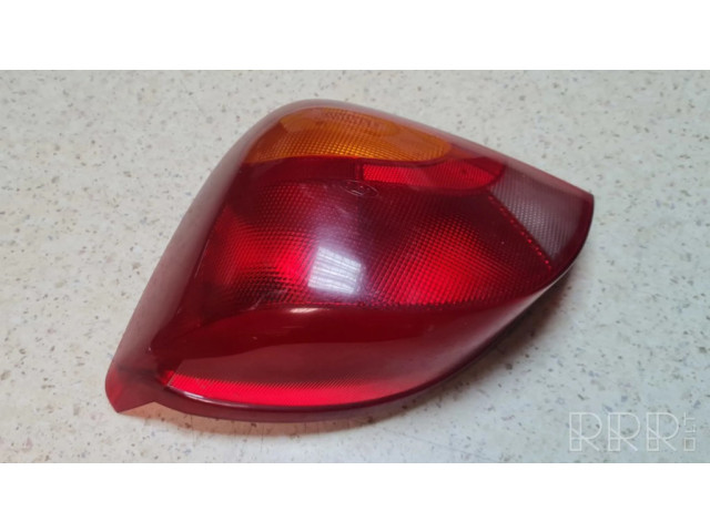 Задний фонарь правый сзади 393886, D25KA Ford Fiesta 2000-2001 года