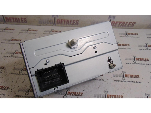 Радио/ проигрыватель CD/DVD / навигация