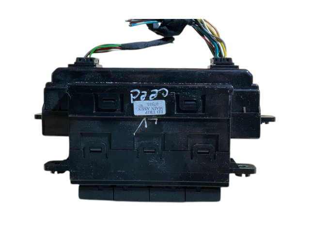 Дисплей    957101H300   KIA Ceed