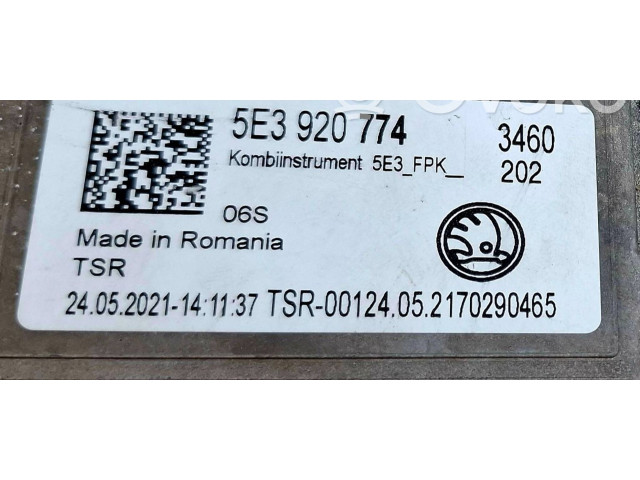 Панель приборов 5E3920774 Skoda Octavia Mk4