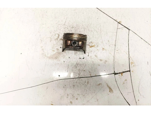 Поршень 0761472 Volkswagen Golf IV