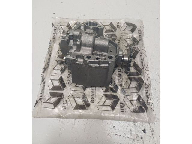 Масляный насос 150157688R   Renault Master III