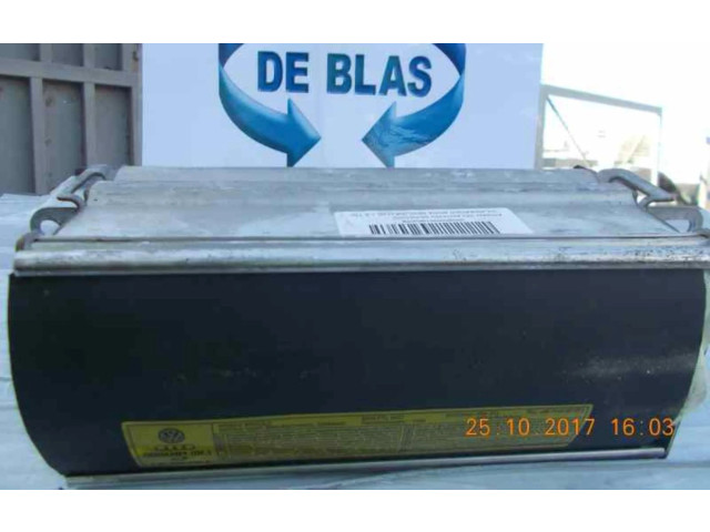 Подушка безопасности водителя    Volkswagen Bora