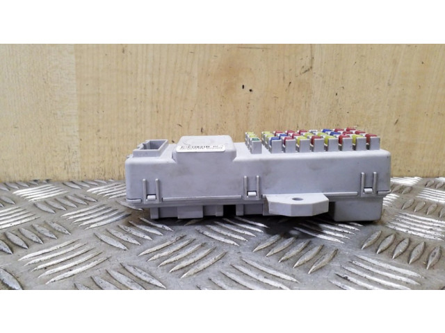 Блок предохранителей 911713E920   KIA Sorento    