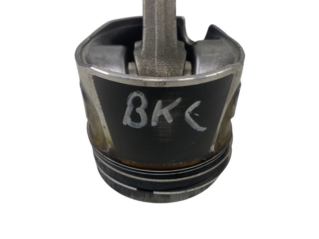 Поршень Audi A3 S3 A3 Sportback 8P