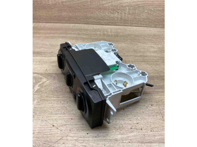 Блок управления климат-контролем LC94B4G13 Mazda 626