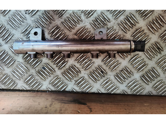 Топливная рампа 0445216050, 35032008F Maserati Levante