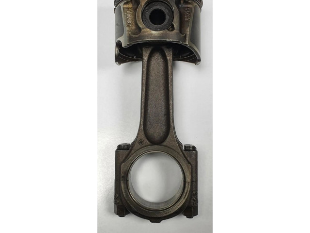  Поршень с шатуном  085190  Volvo V50  