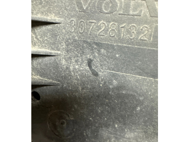 Блок предохранителей  30728132   Volvo XC90    