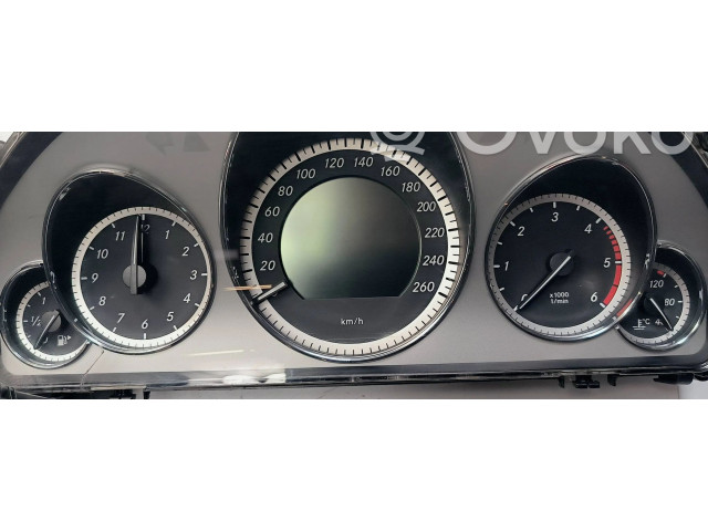 Přístrojová deska Mitsubishi Montero 2003 A2129003309