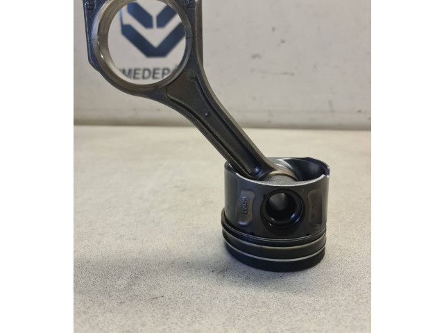  Поршень с шатуном  H268X  Land Rover Discovery 4 - LR4  